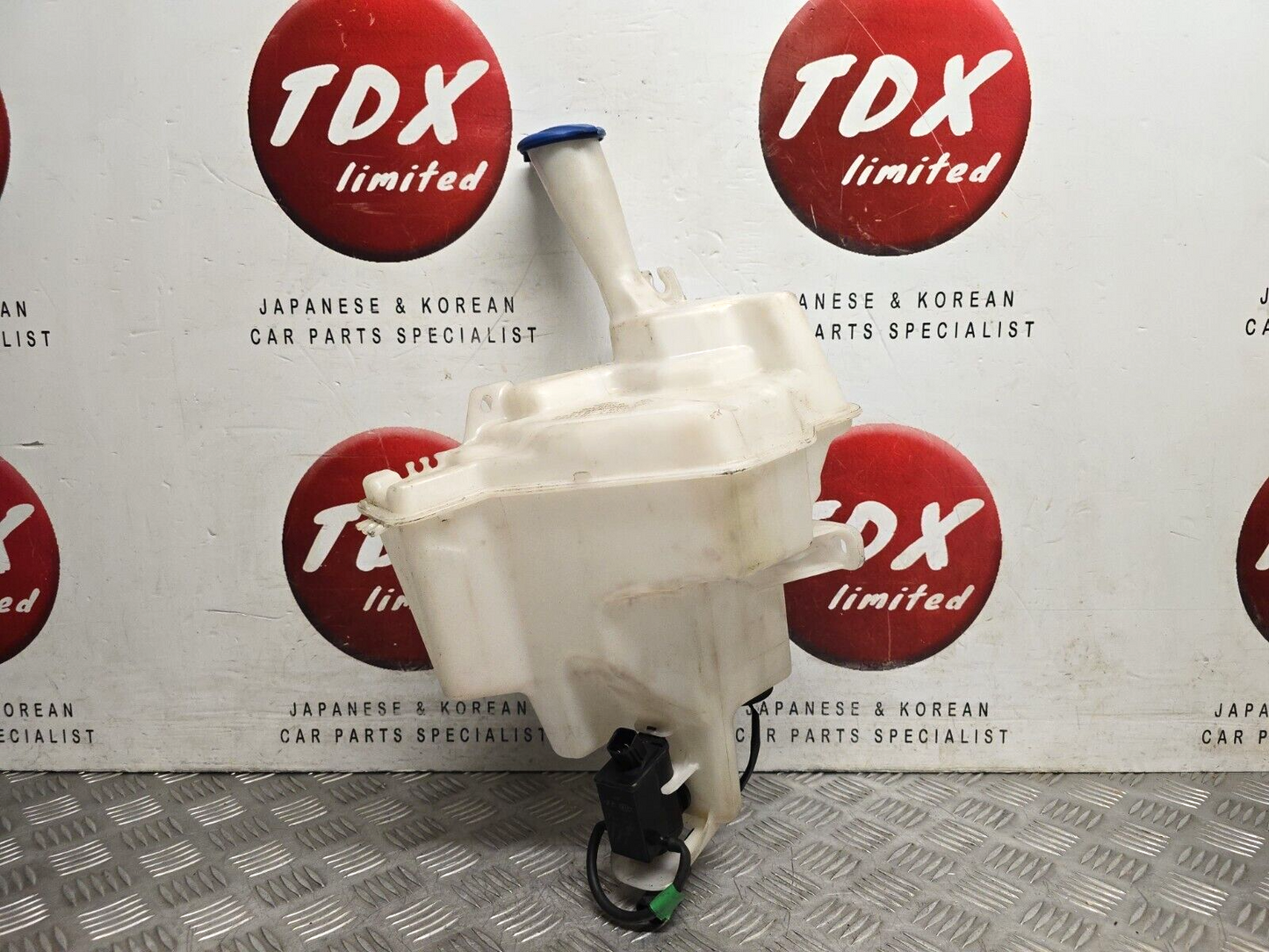 HYUNDAI I30 GD MK2 2012-2017 GENUINE WASHER BOTTLE + MOTOR PUMP 98610-A6000