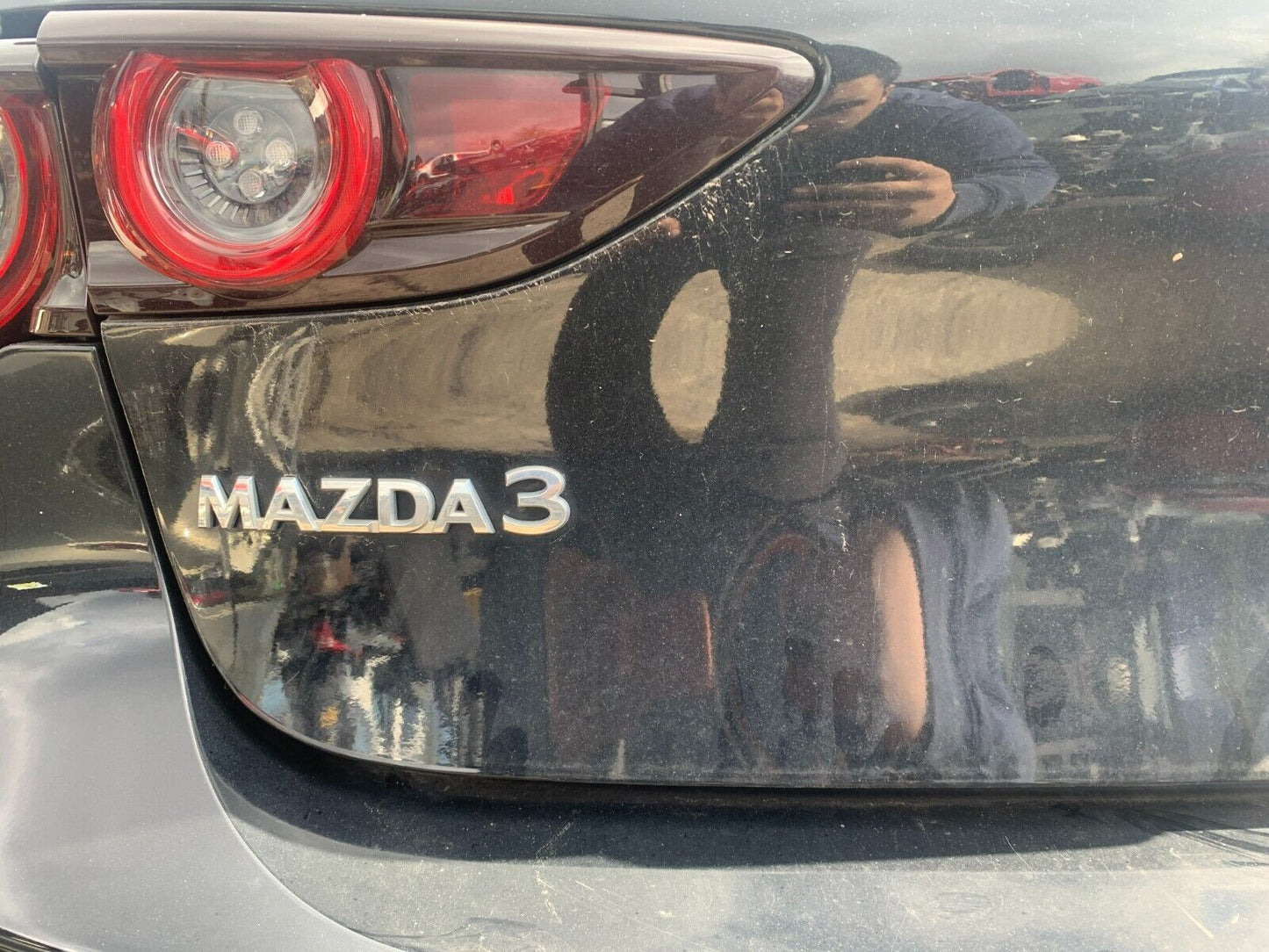 MAZDA 3 E-SKYACTIVE-G 2019-2023 GENUINE MAZDA 3 COMPLETE TAILGATE JET BLACK 41A