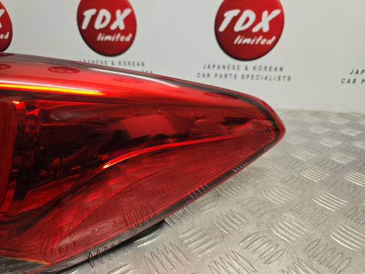 Kia Carens (Rp) 2013-2016 Genuine Driver Side Rear Outer Brake Light 92402-A4010 2