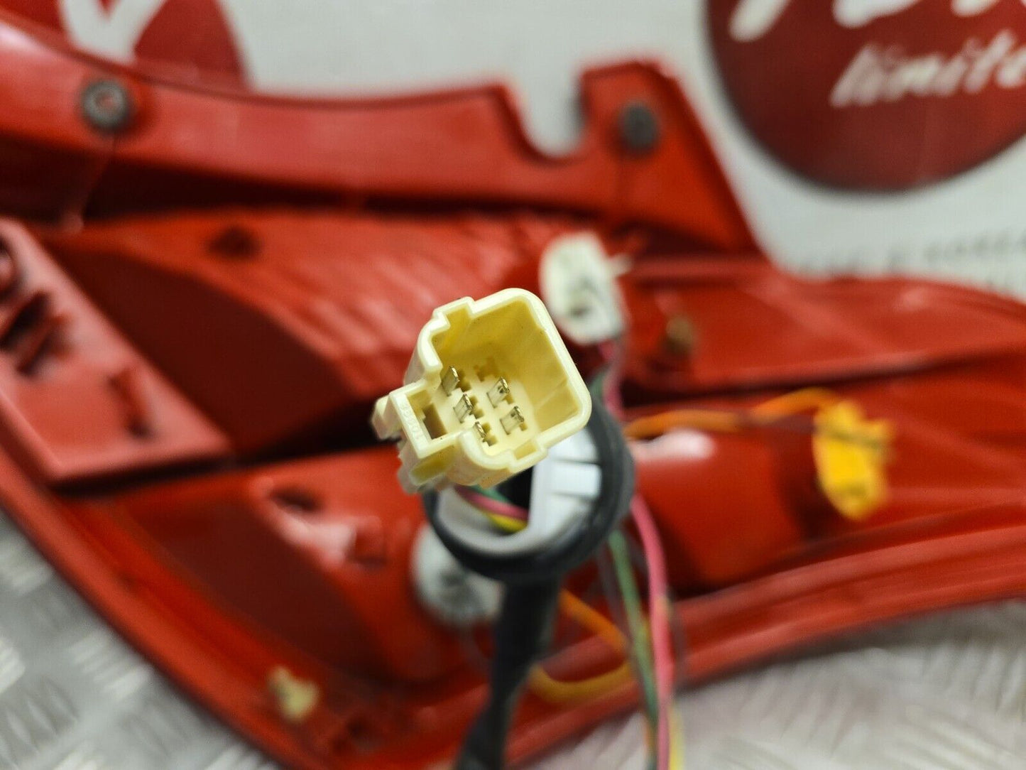 SUZUKI SWIFT 2010-2016 GENUINE PASSENGERS SIDE REAR OUTER BODY BRAKE LIGHT LAMP