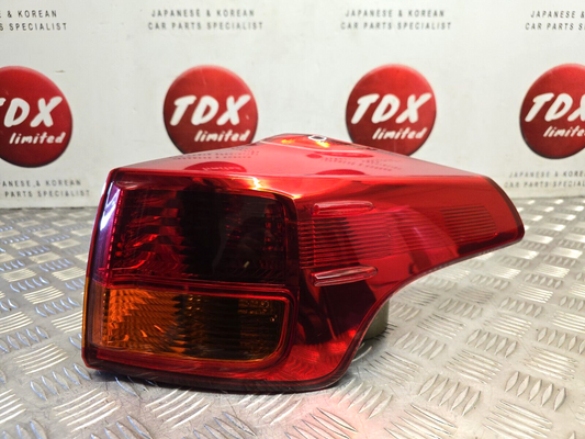 TOYOTA RAV4 (XA40) MK4 2012-2015 GENUINE DRIVERS SIDE REAR BODY BRAKE LIGHT LAMP
