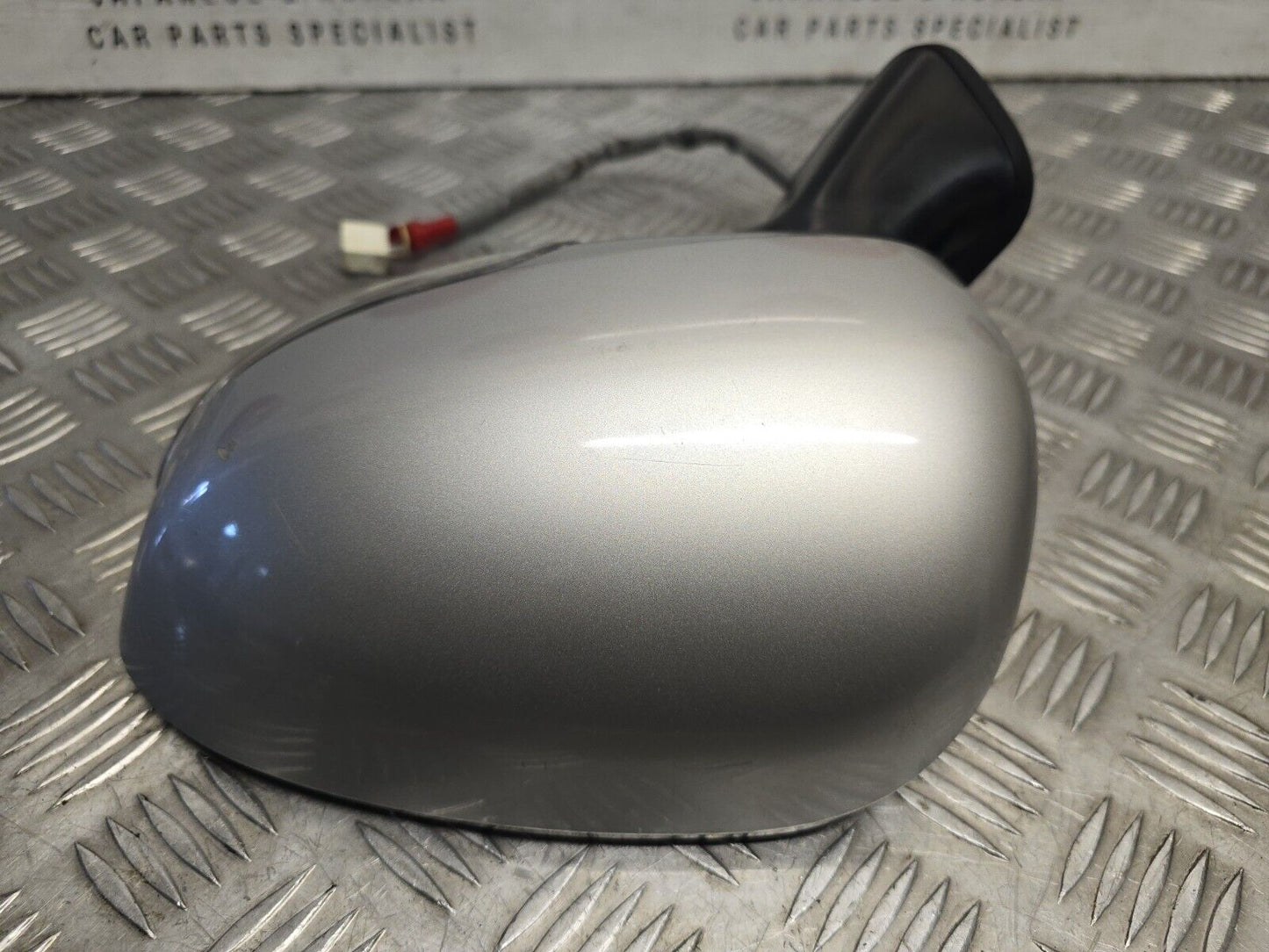 TOYOTA PRIUS MK3 2009-2015 GENUINE PASSENGERS SIDE POWER FOLD MIRROR 1F7 SILVER