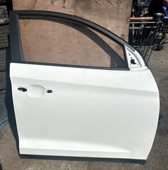 Hyundai Tucson MK3 2015-2020 OSF Driver Side Front Genuine Door Shell White Pyw - photo 1 of 8