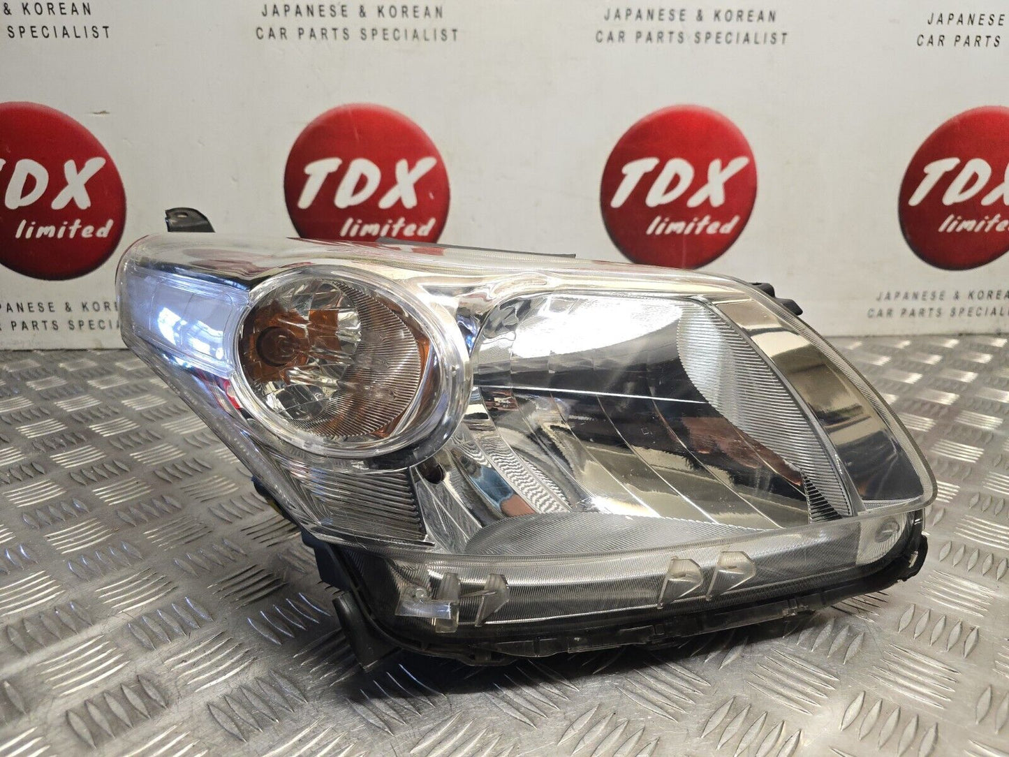 TOYOTA IQ 2009-2013 GENUINE DRIVERS SIDE FRONT HALOGEN HEADLIGHT LAMP