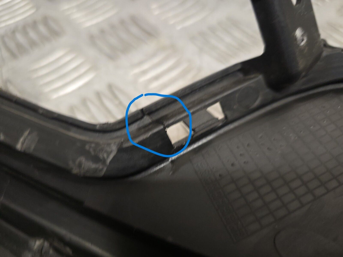 Kia Niro De 2020-2022 Facelift Genuine Drivers Front Drl Surround Cover Trim 14