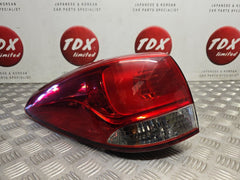Kia Carens RP MK3 2013-2016 Genuine Passengers Rear Outer Brake Light 92401-A4 - photo 1 of 9