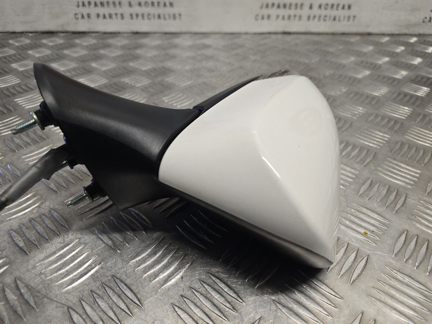 TOYOTA AVENSIS T27 MK3 2015-2018 DRIVERS SIDE POWER FOLD WING MIRROR 040 WHITE