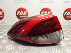 Hyundai Tucson (TL) MK3 2015-2018 Pre-facelift Passengers Rear Outer Brake Light - photo 1 of 14