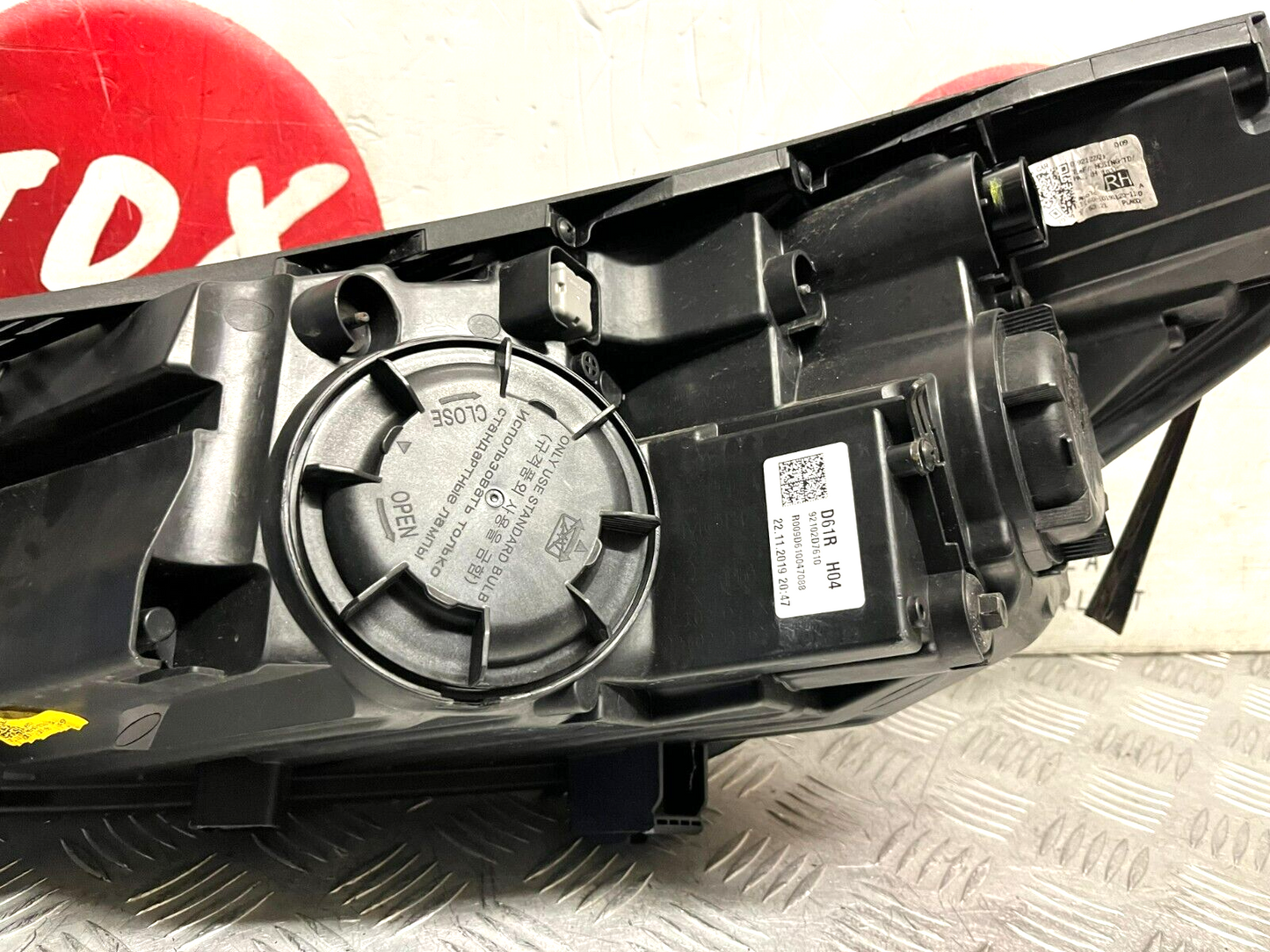 HYUNDAI TUCSON (TL/TLE) MK2 2018-2021 GENUINE DRIVER SIDE HEADLIGHT D7921-21A40