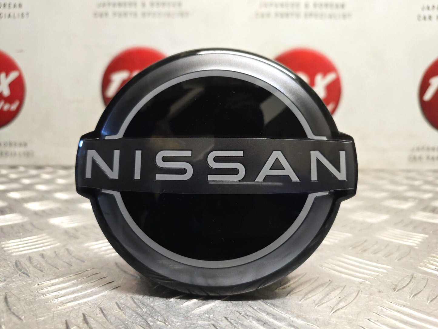 NISSAN QASHQAI J12 MK3 2021-2024 GENUINE FRONT GRILLE BADGE EMBLEM 628906US0A