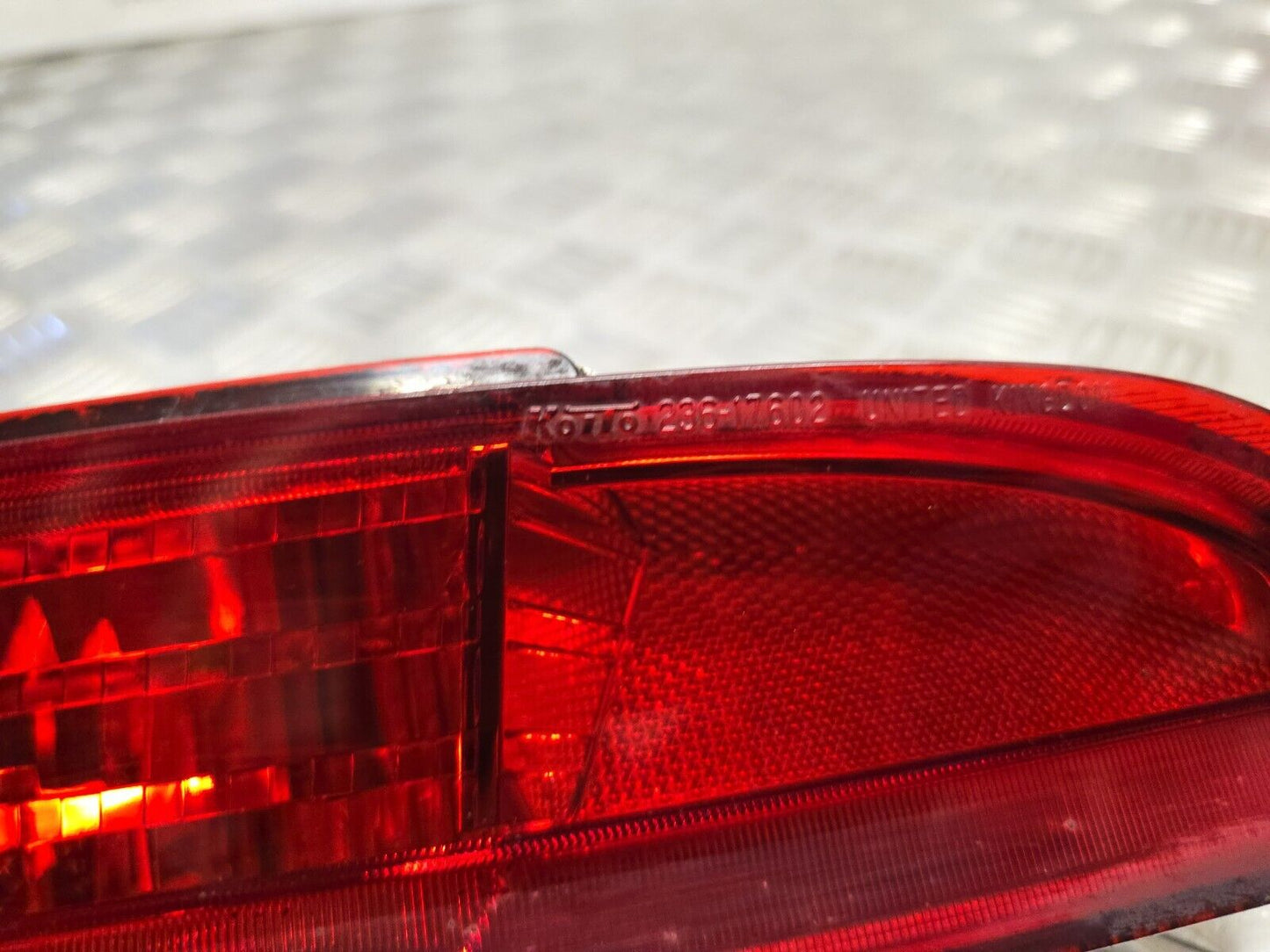HONDA CR-V MK4 2013-2015 GENUINE DRIVERS SIDE REAR BUMPER REFLECTOR LIGHT