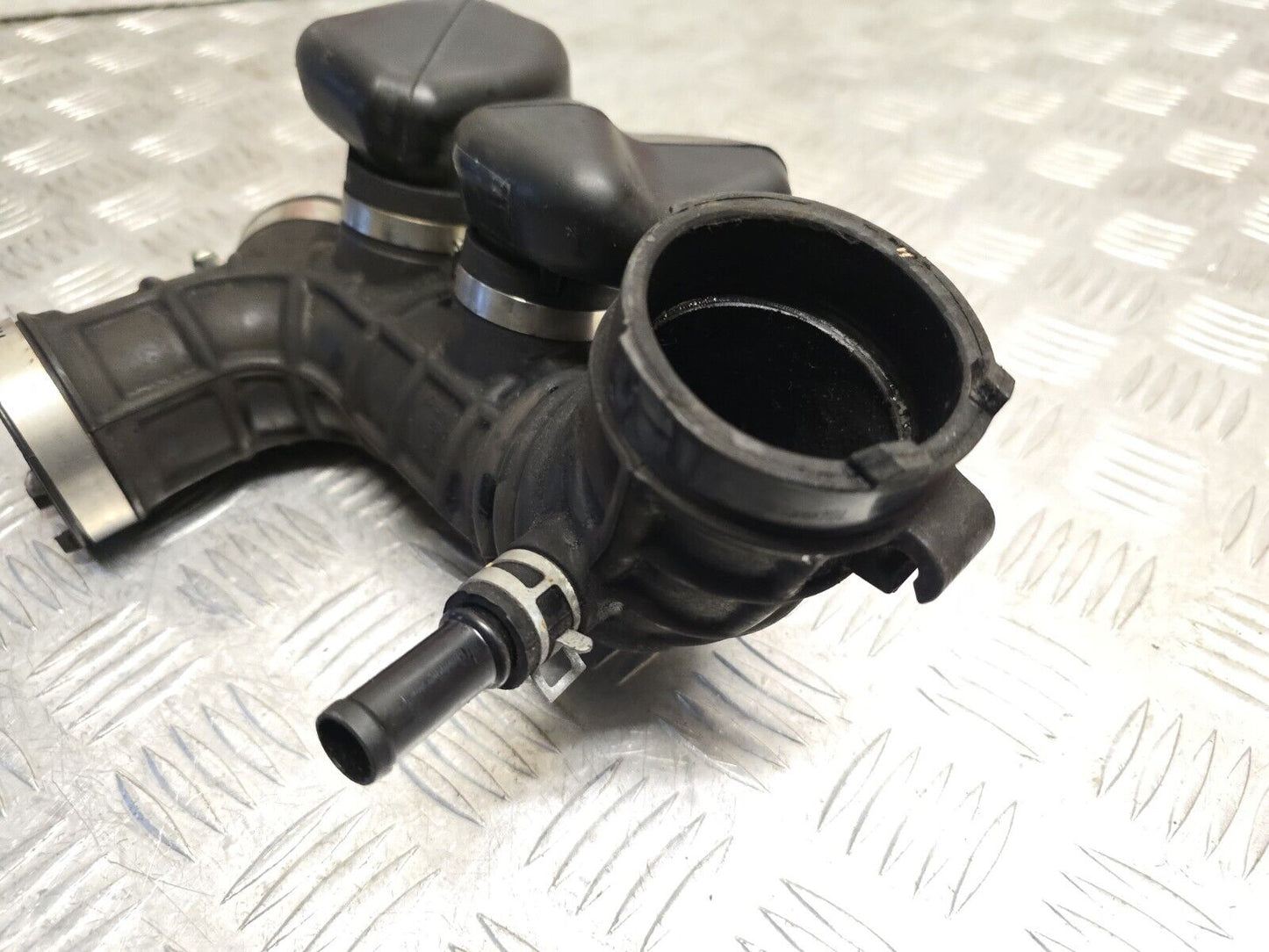 SUZUKI VITARA LY 2018-2023 1.0 PETROL GENUINE TURBO AIR INTAKE PIPE 13881-64R00
