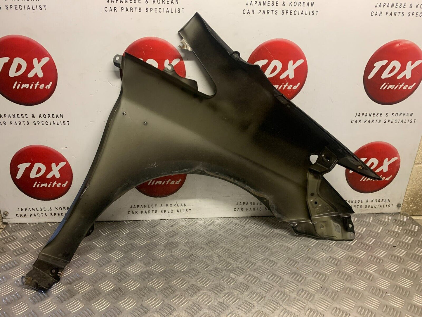 TOYOTA PRIUS MK3 2009-2015 HYBRID GENUINE PASSENGER SIDE WING BLACK 202