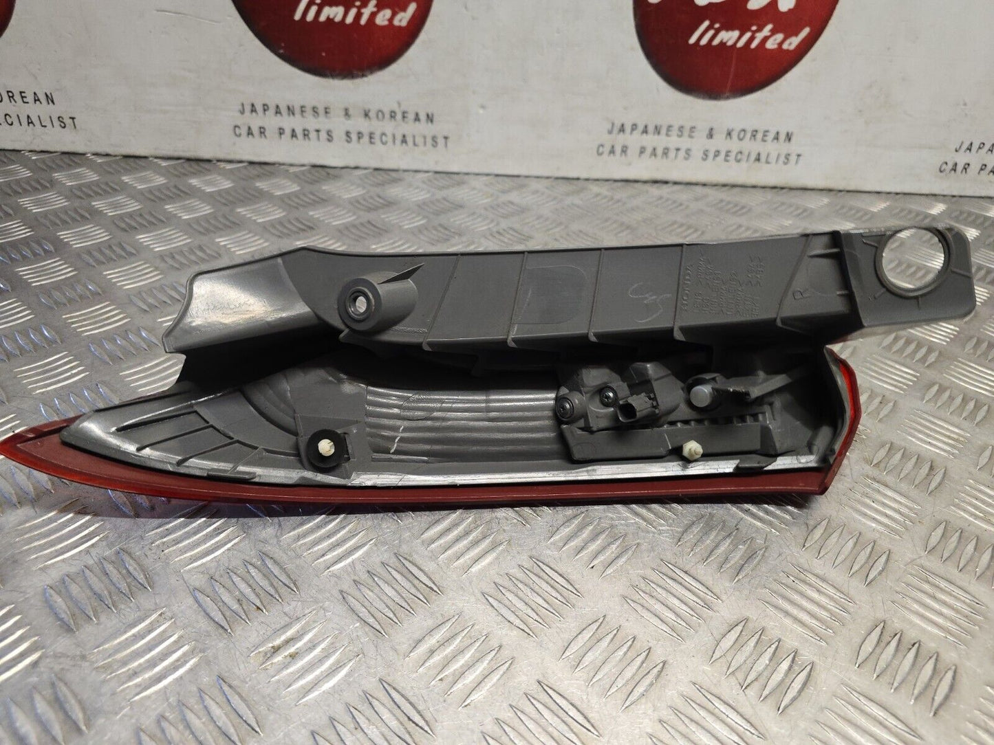 HONDA CR-V MK4 2013-2018 GENUINE DRIVERS SIDE REAR UPPER LED TAILGATE LIGHT LAMP