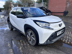 Toyota Aygo X 2022-2025 Genuine Driver Side Front Door Shell White (040) - photo 1 of 11
