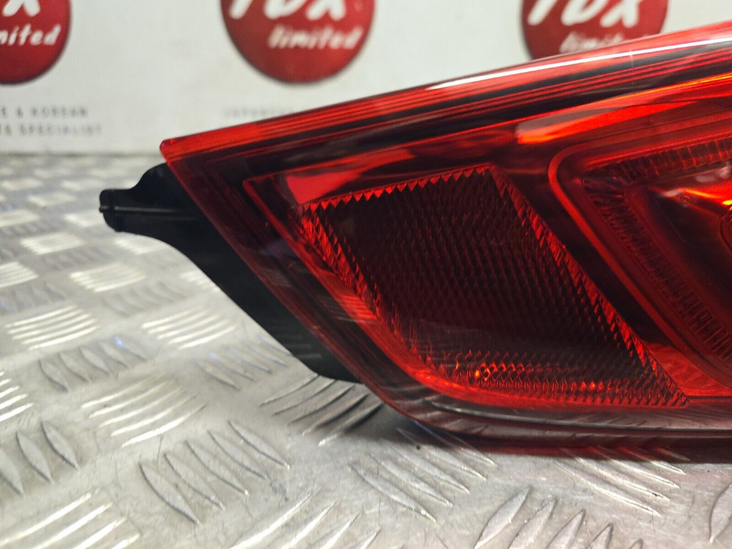 NISSAN QASHQAI J11 2014-2017 PRE-FACELIFT DRIVERS REAR INNER TAILGATE LIGHT LAMP