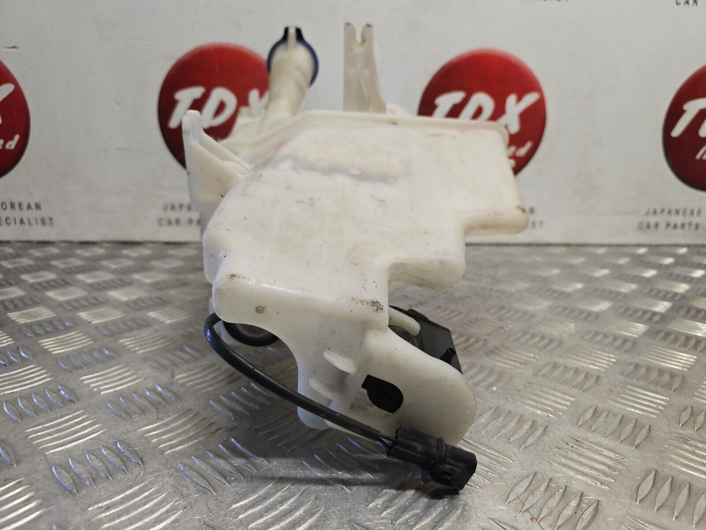 HYUNDAI I30 GD MK2 2012-2017 GENUINE WASHER BOTTLE TANK + MOTOR PUMP 98610-A6000