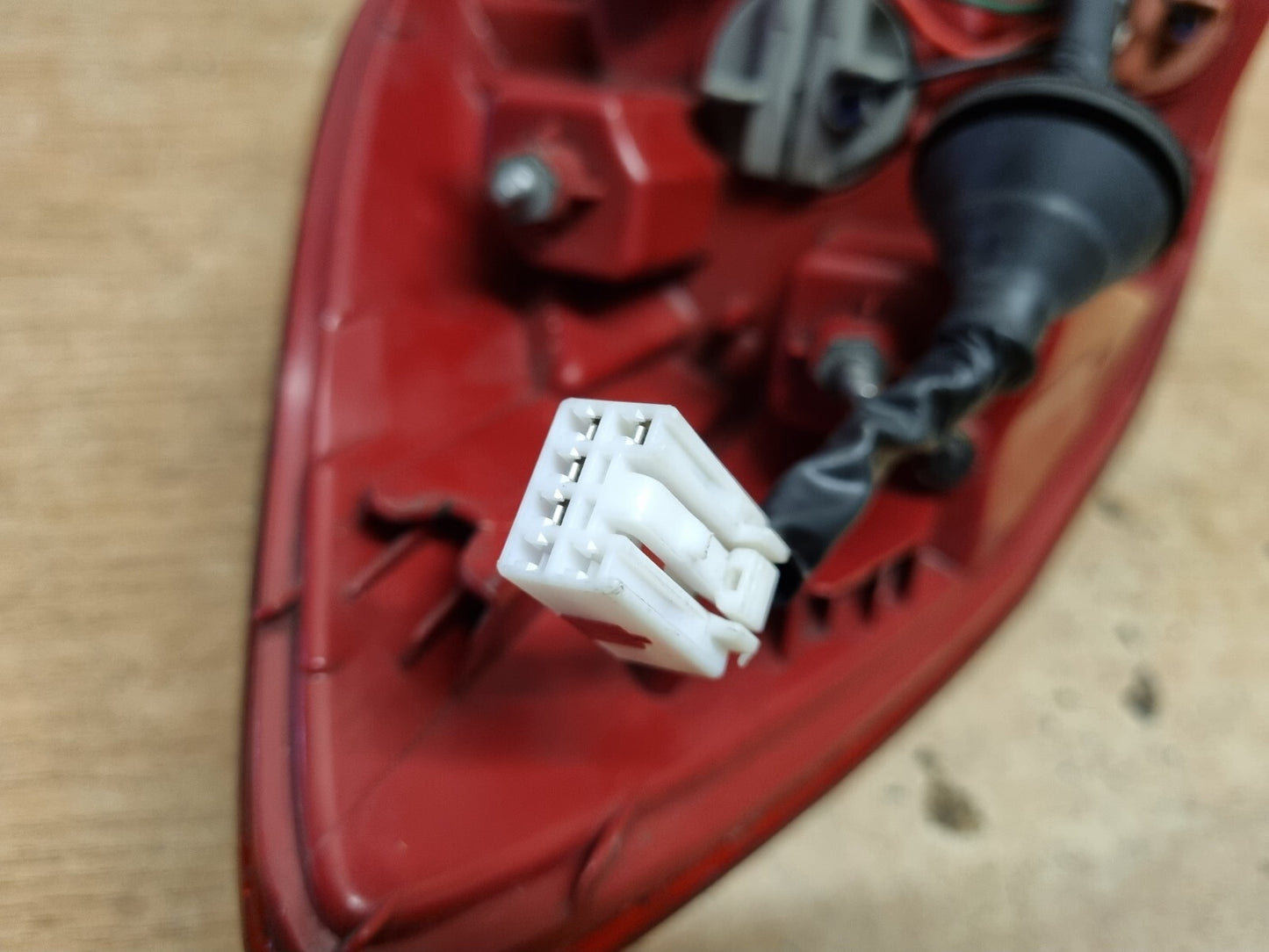 Kia Ceed Mk2 Jd 2012-2015 Pre-Facelift Genuine Drivers Rear Outer Brake Light 7