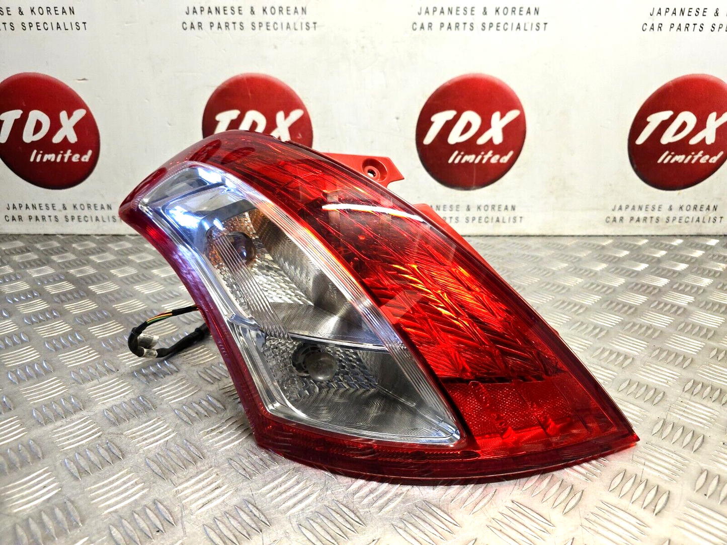 SUZUKI SWIFT 2010-2016 GENUINE PASSENGERS SIDE REAR OUTER BODY BRAKE LIGHT LAMP
