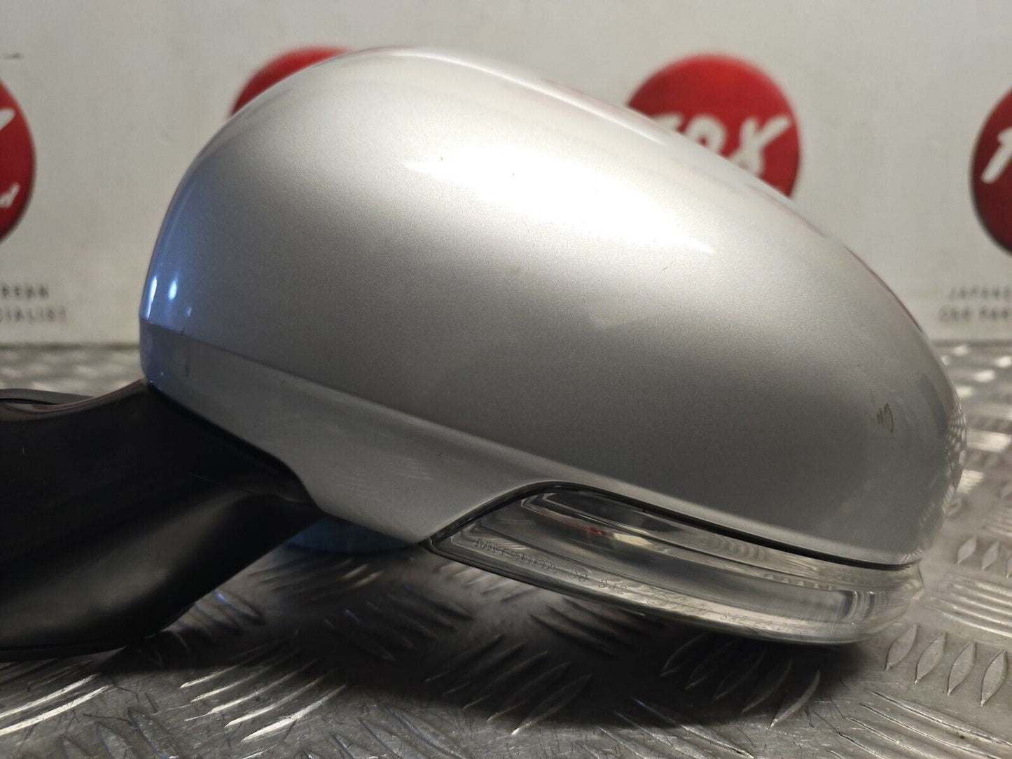 TOYOTA PRIUS MK3 2009-2015 GENUINE PASSENGERS SIDE POWER FOLD MIRROR 1F7 SILVER