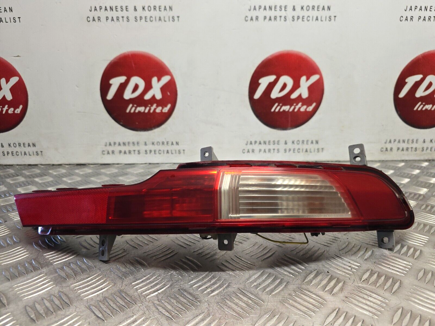 KIA SPORTAGE (SL) MK3 2010-2015 DRIVERS SIDE REAR BUMPER FOG LIGHT 92405-3U3