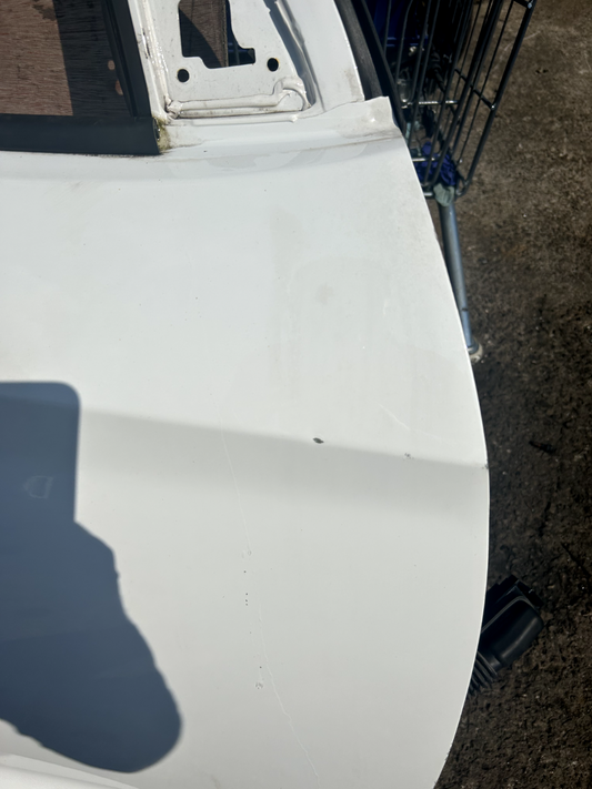 HYUNDAI TUCSON MK3 2015-2020 OSF DRIVER SIDE FRONT GENUINE DOOR SHELL WHITE PYW