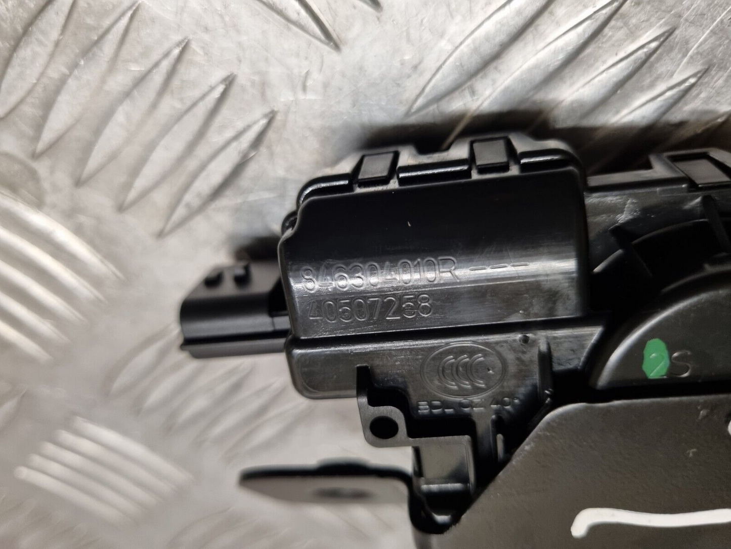 NISSAN JUKE F16 2020-2023 MK2 GENUINE REAR BOOT LOCK CATCH MECHANISM 846304010R