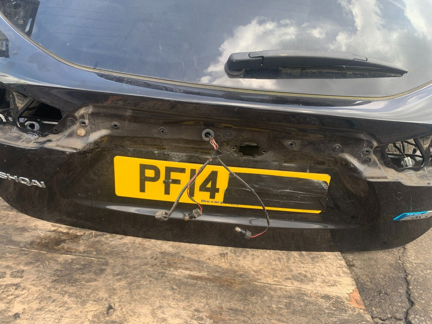 NISSAN QASHQAI J10 2014-2018 GENUINE PREFACELIFT TAILGATE SHELL BLACK COLLECTION