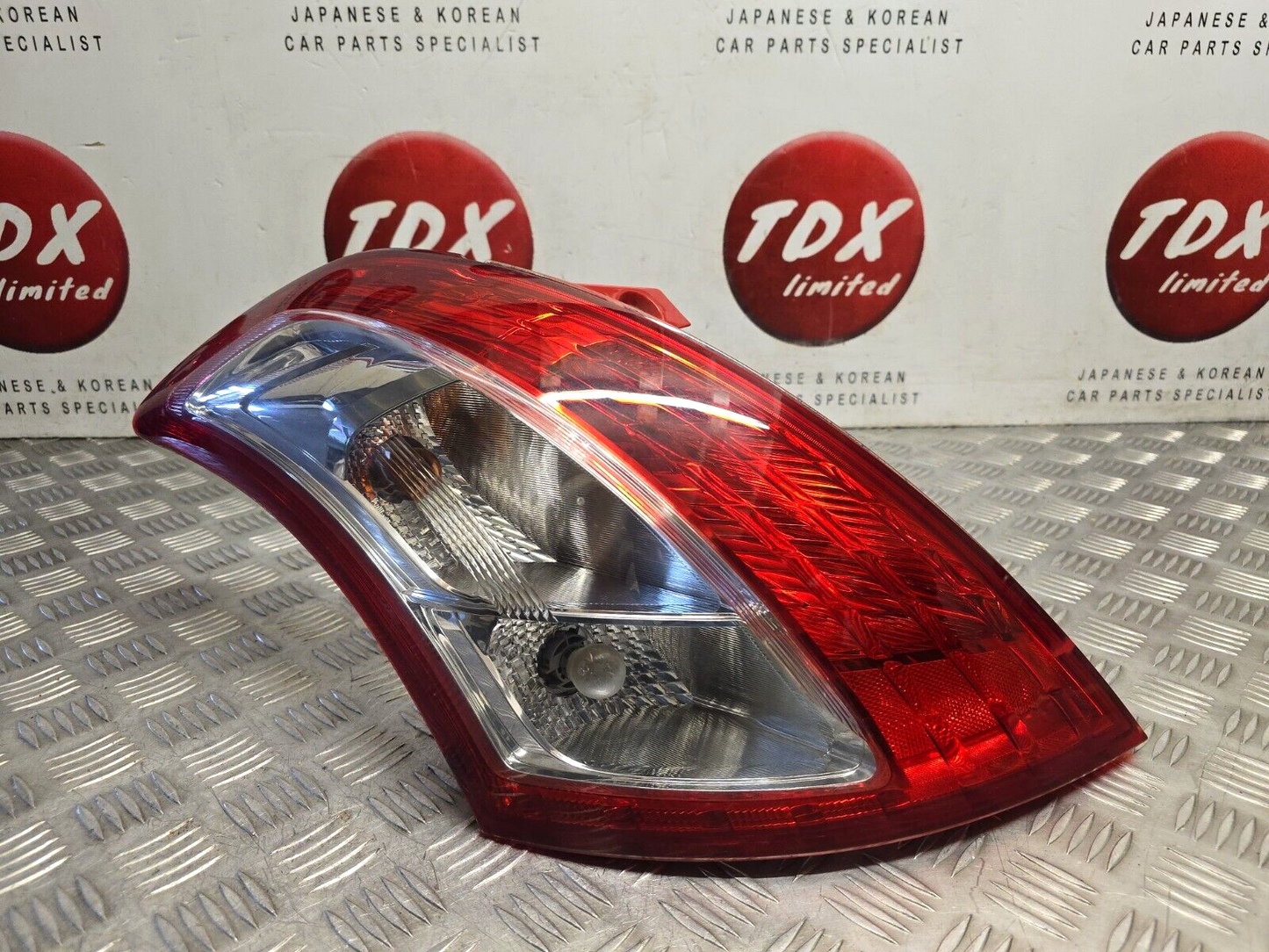 SUZUKI SWIFT 2010-2016 GENUINE PASSENGERS SIDE REAR OUTER BODY BRAKE LIGHT LAMP