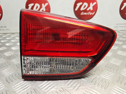 Kia Carens Mk3 2013-2019 Passengers Side Rear Inner Tailgate Light 92403-A4010 2