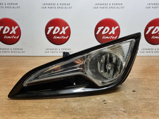 Hyundai i40 Genuine Passengers Side Front Fog Light + Cover Surround 2011-2015 - photo 1 of 10