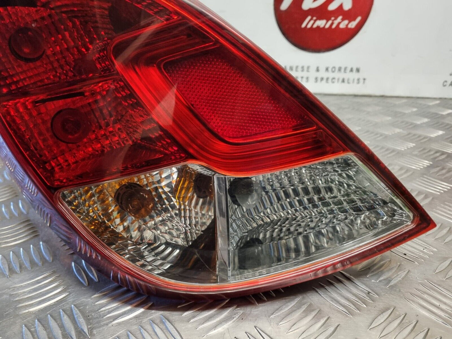 HYUNDAI I20 (PB) 2012-2014 FACELIFT GENUINE PASSENGERS REAR BODY LIGHT 92401-1J5