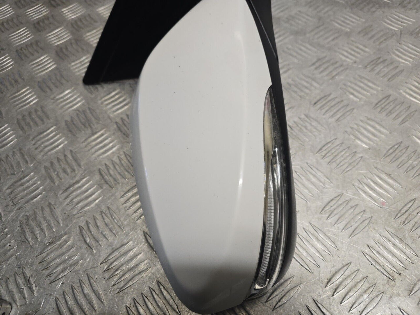HYUNDAI I30 GD MK2 2012-2017 GENUINE DRIVERS POWER FOLD MIRROR PYW 87620-A6160
