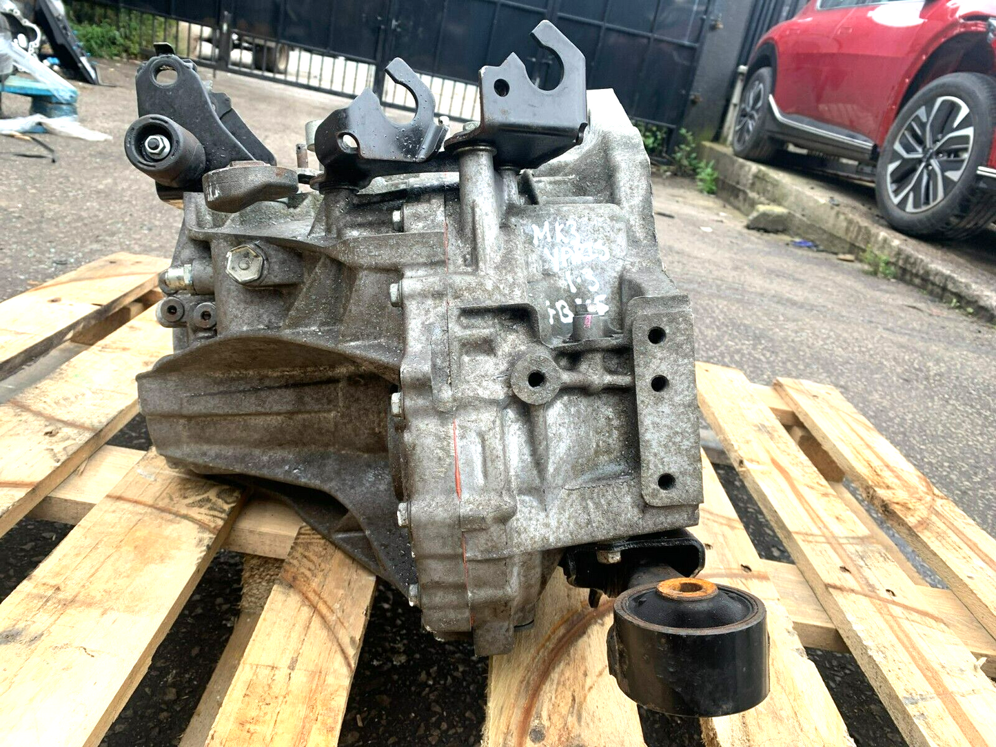 TOYOTA YARIS MK3 2011-2017 1.3 PETROL GENUINE 6 SPEED MANUAL GEARBOX 42K MILES
