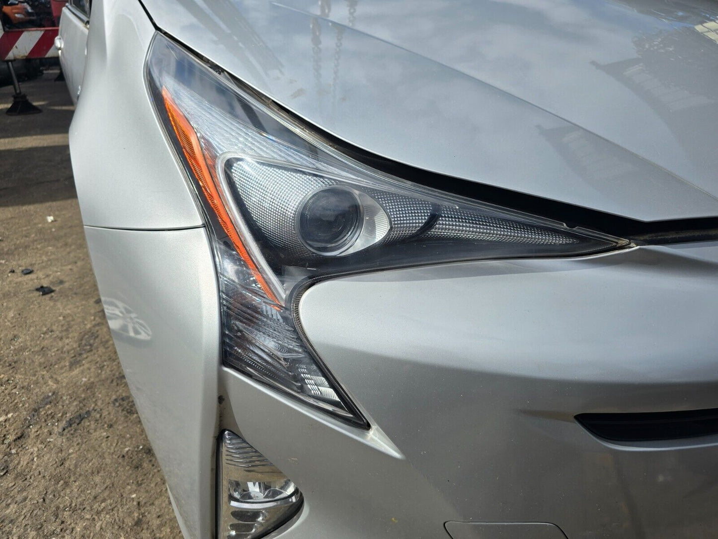 TOYOTA PRIUS MK4 2016-2018 1.8 HYBRID CVT AUTO COMPLETE FRONT END FOG LIGHT TYPE