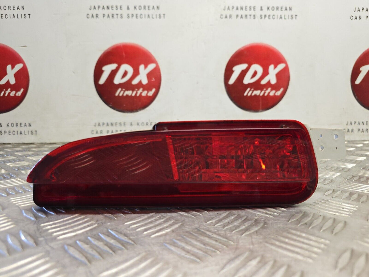 HONDA CR-V MK4 2013-2015 GENUINE PASSENGERS SIDE REAR BUMPER REFLECTOR LIGHT