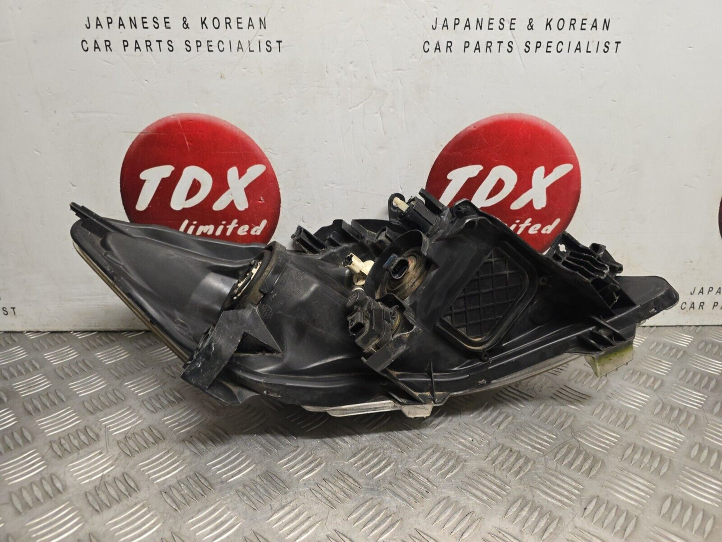 TOYOTA AURIS 2010-2012 MK1 FACELIFT GENUINE PASSENGERS FRONT HALOGEN HEADLIGHT 81150-02A80