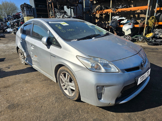 2013 Toyota Prius (Zvw30) T3 Mk3 1.8 Petrol Hybrid Cvt Auto Vehicle For Breaking And Parts 2