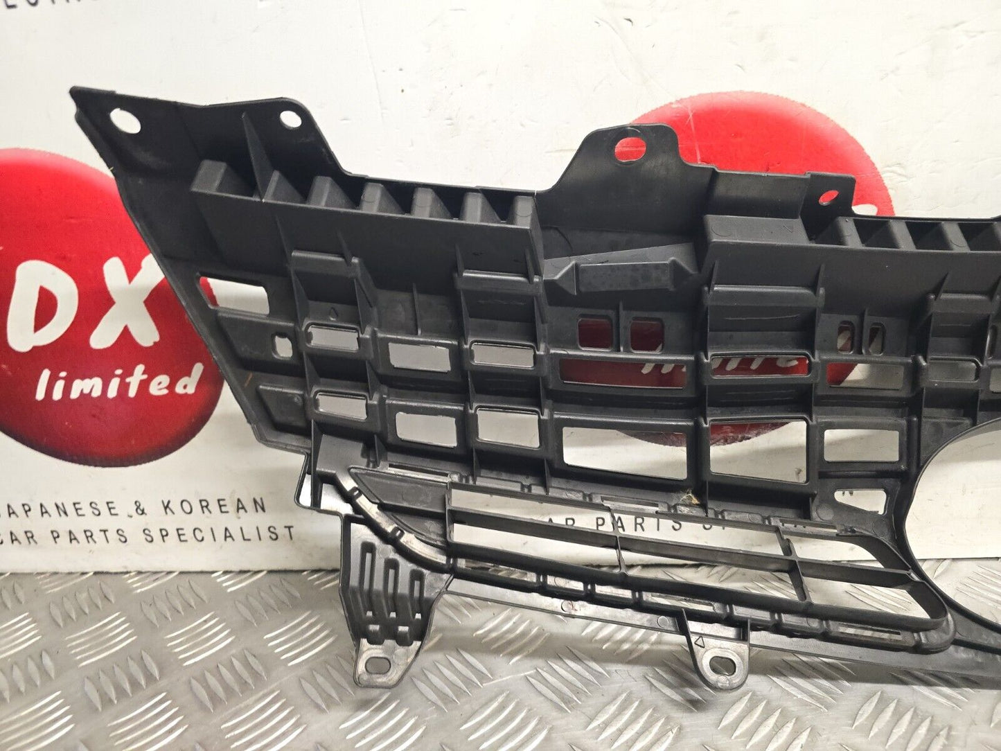 TOYOTA PRIUS MK3 2012-2015 GENUINE FRONT BUMPER RADIATOR GRILL 53111-47040