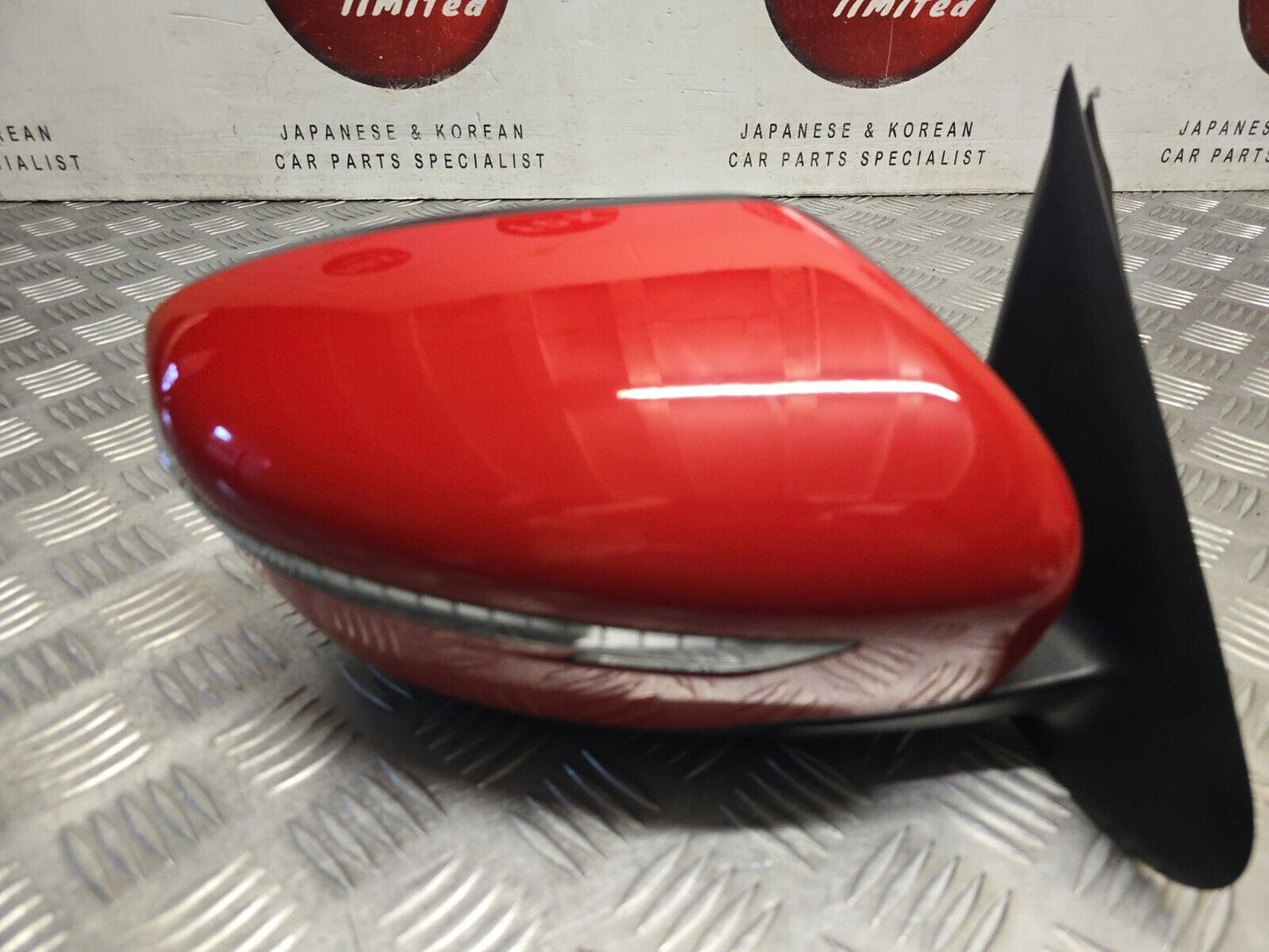 NISSAN JUKE F15 2014-2019 GENUINE DRIVERS SIDE MANUAL FOLD MIRROR Z10 RED