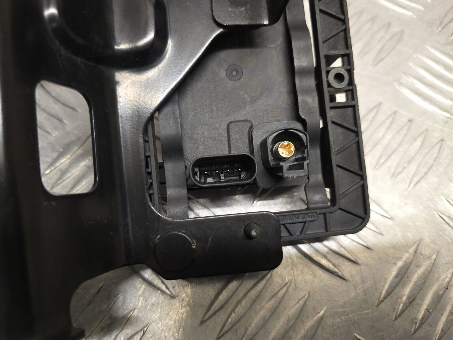NISSAN QASHQAI J12 MK3 2021-2024 GENUINE FRONT RADAR DISTANCE SENSOR 284386UU2A