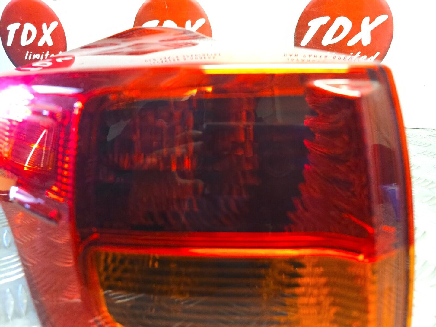 TOYOTA RAV4 (XA40) MK4 2012-2015 GENUINE PASSENGERS SIDE REAR BODY BRAKE LIGHT