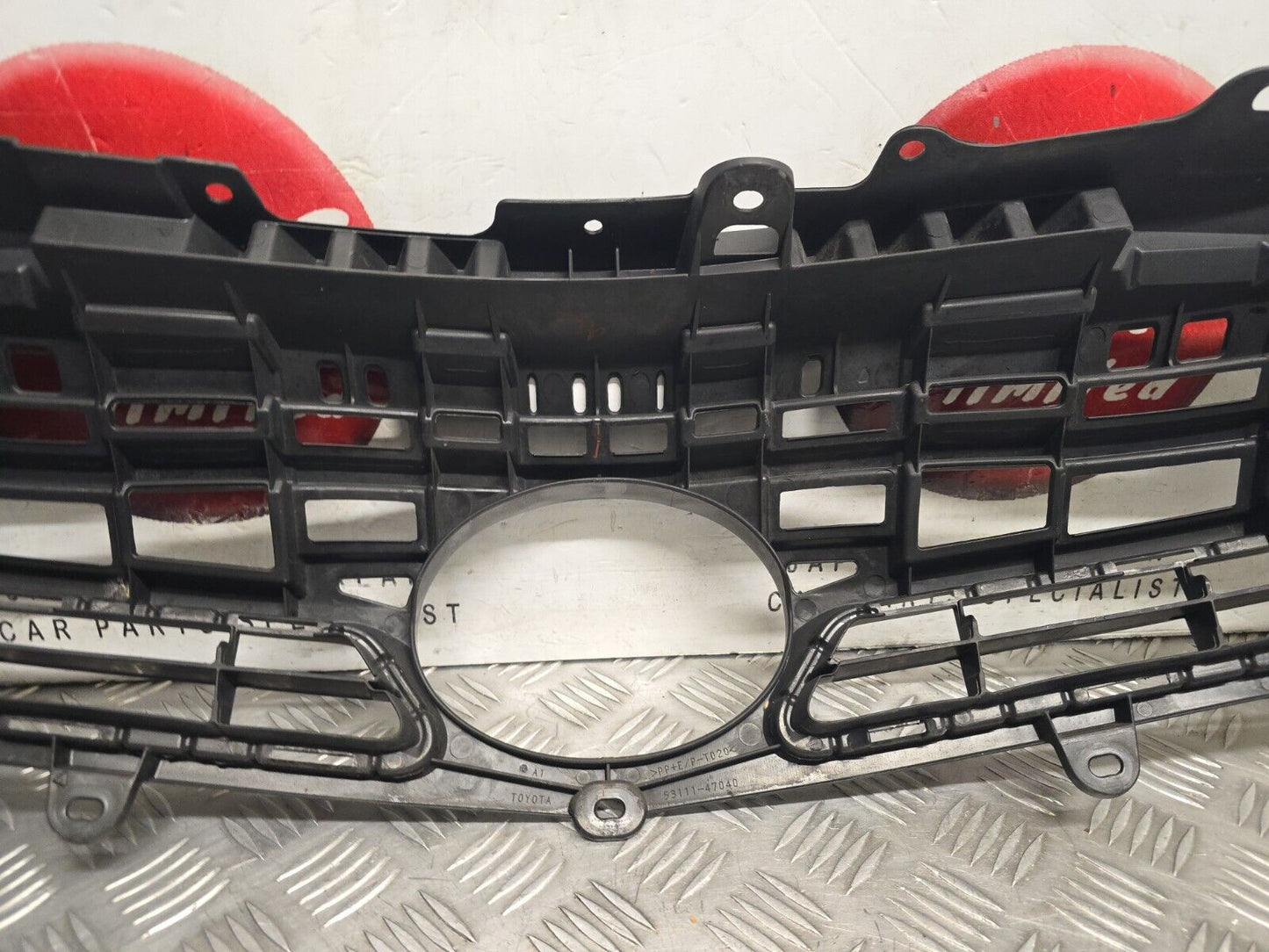 TOYOTA PRIUS MK3 2012-2015 GENUINE FRONT BUMPER RADIATOR GRILL 53111-47040