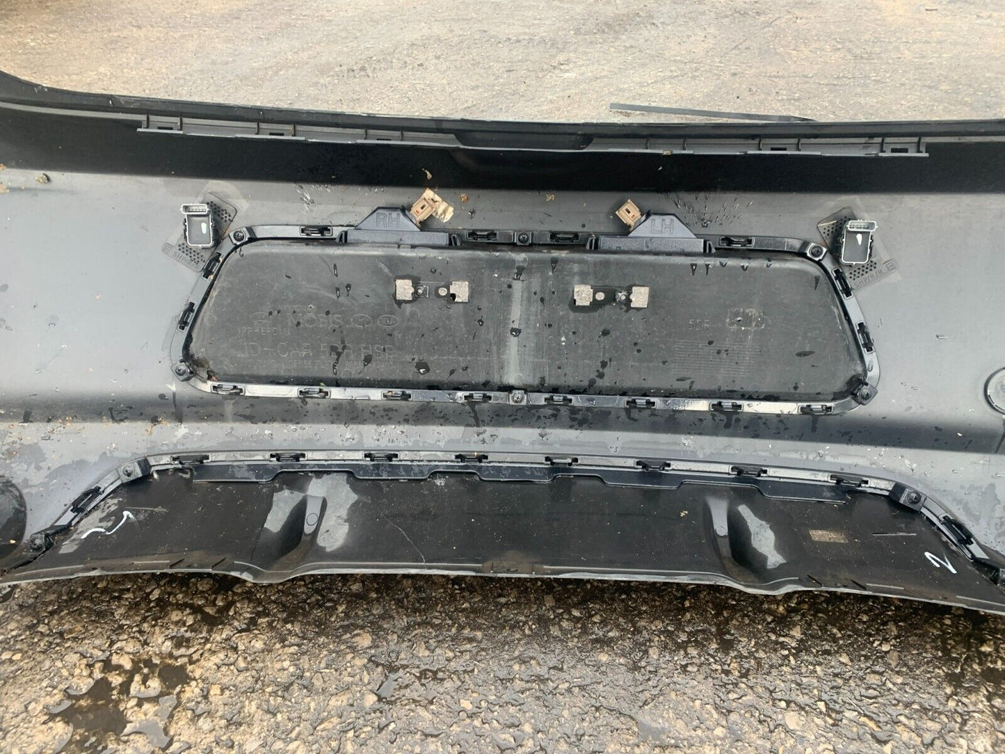 KIA PROCEED GT 2015-2019 GENUINE HATCHBACK REAR BUMPER IN BLACK COLLECTION