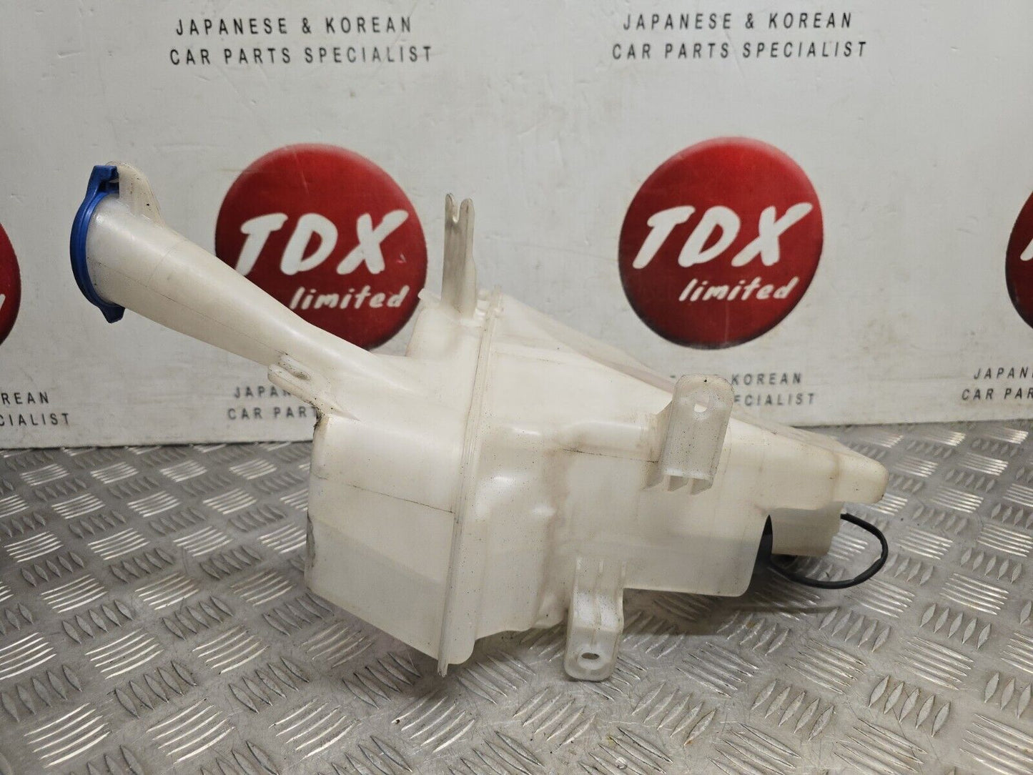HYUNDAI I30 GD MK2 2012-2017 GENUINE WASHER BOTTLE + MOTOR PUMP 98610-A6000