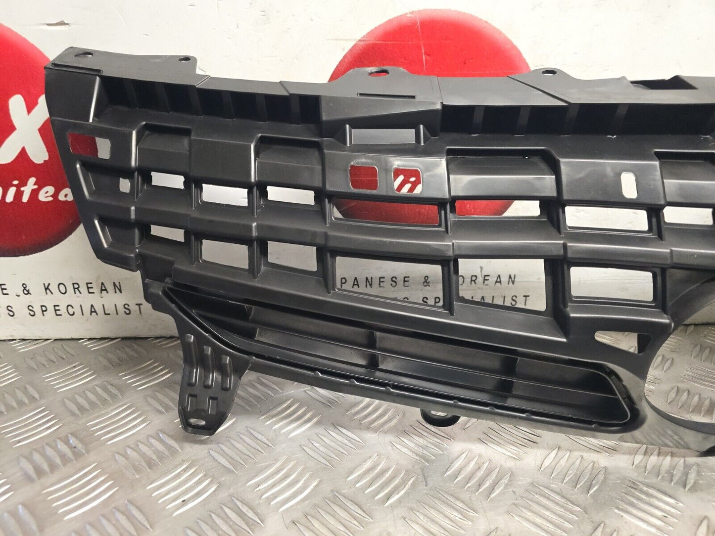 TOYOTA PRIUS MK3 2012-2015 GENUINE FRONT BUMPER RADIATOR GRILL 53111-47040
