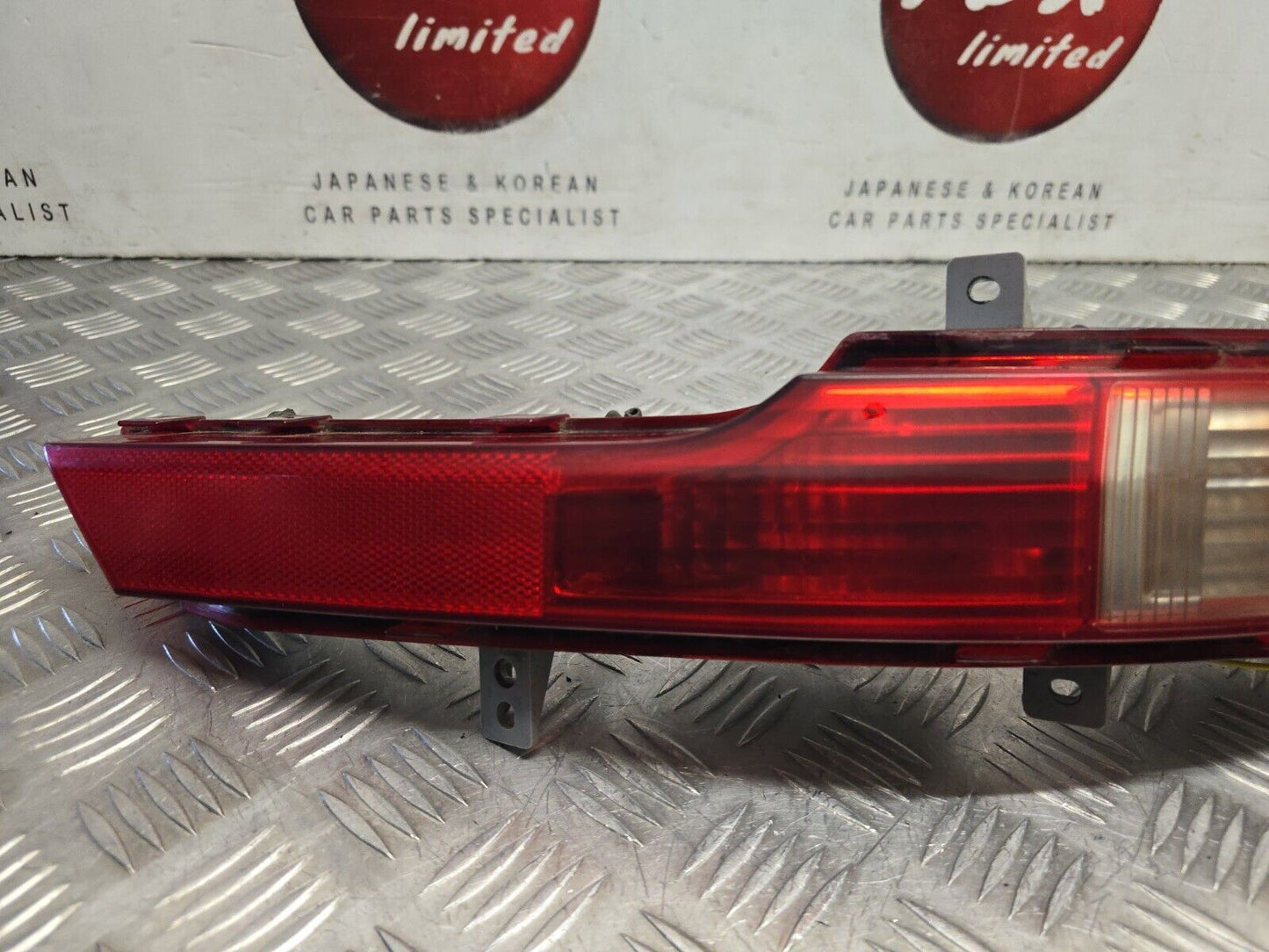 KIA SPORTAGE (SL) MK3 2010-2015 DRIVERS SIDE REAR BUMPER FOG LIGHT 92405-3U3