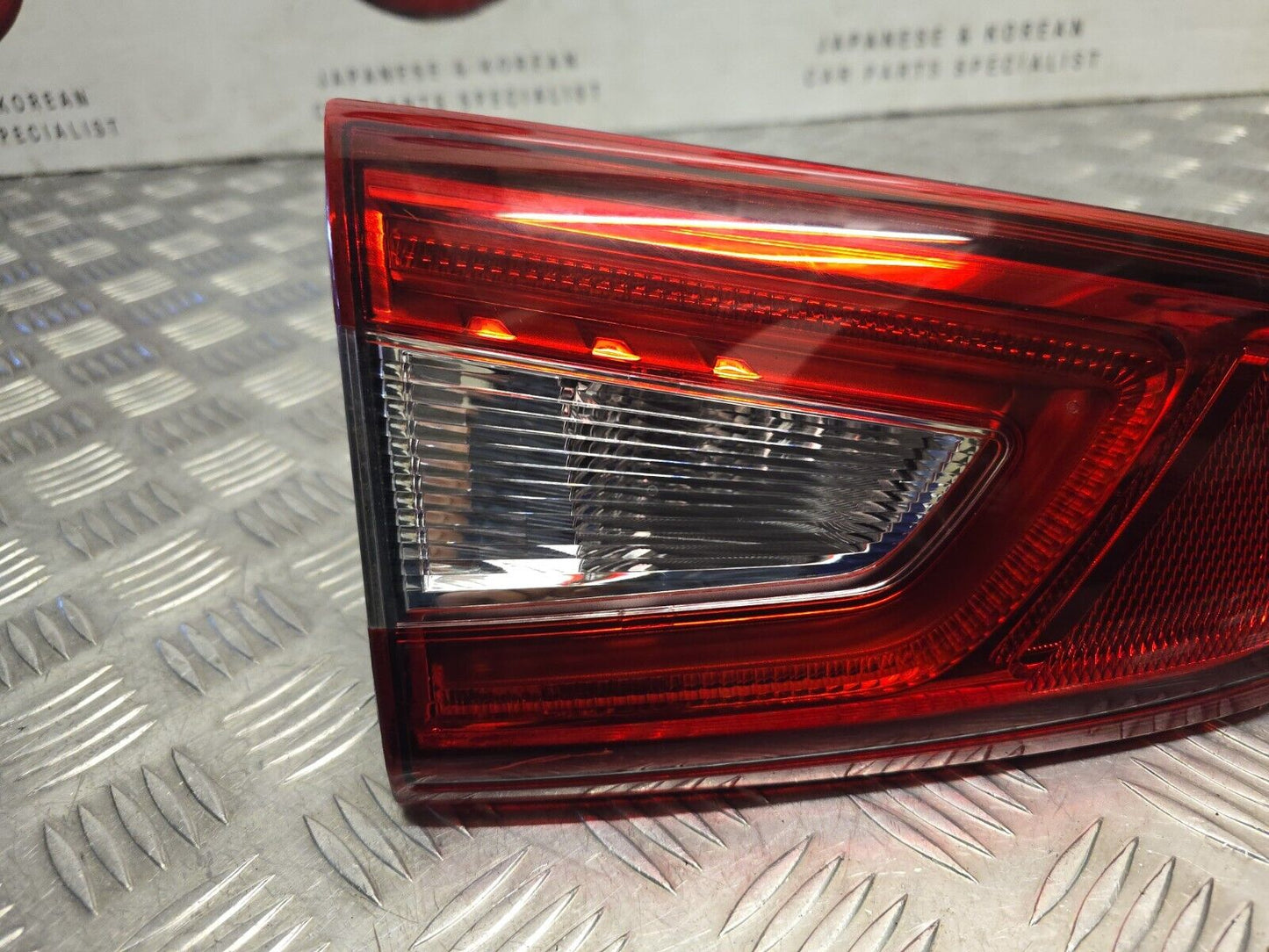 NISSAN QASHQAI J11 2014-2017 PRE-FACELIFT PASSENGERS REAR INNER TAILGATE LIGHT