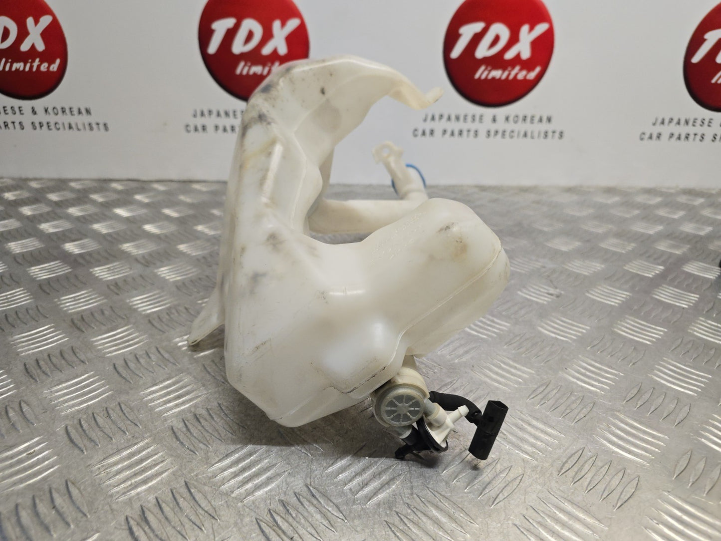 Honda Fit Hybrid 2009-2014 Genuine Washer Bottle Tank 8