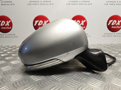Toyota Prius MK3 2009-2015 Drivers Power Fold Mirror 1F7 Silver (case Damage) - photo 1 of 14